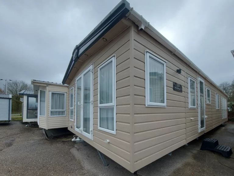 ABI-Beaumont-Tweedehandse-stacaravan-te-koop-buitenkant