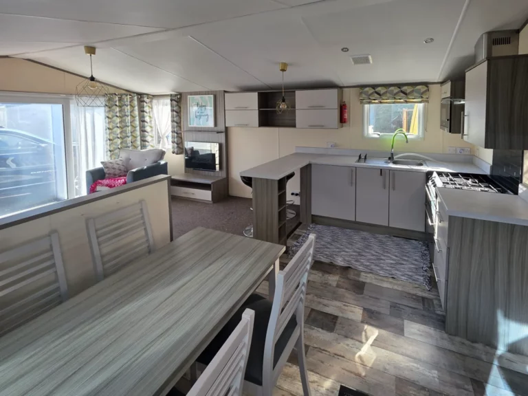 Atlas-Onyx-tweedehandse-stacaravan-te-koop-keuken