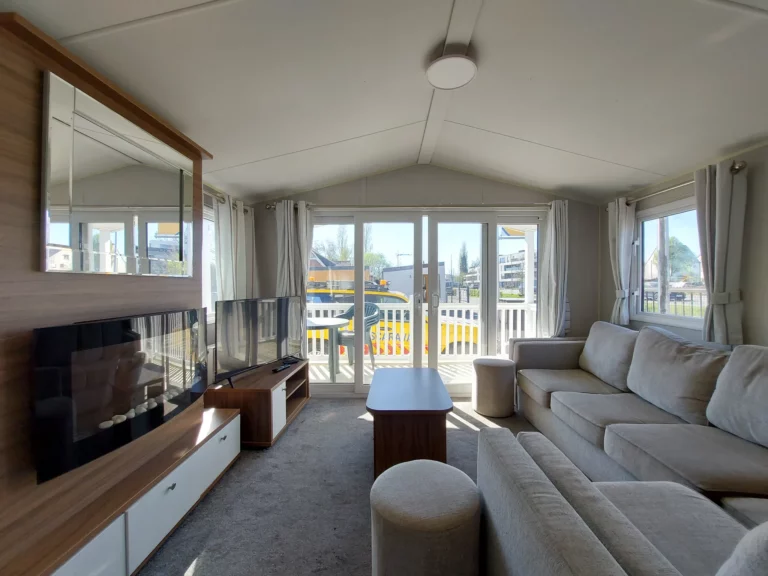 Willerby-Avonmore-38x12-tweedehandse-stacaravan-te-koop-woonkamer