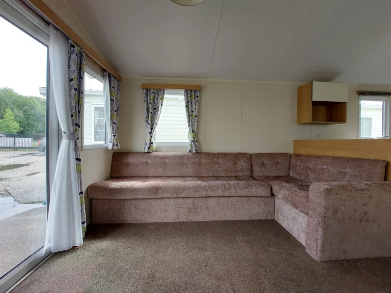 Tweedehandse-stacaravan-te-koop-Willerby-Peppy-35x12-Leefruimte
