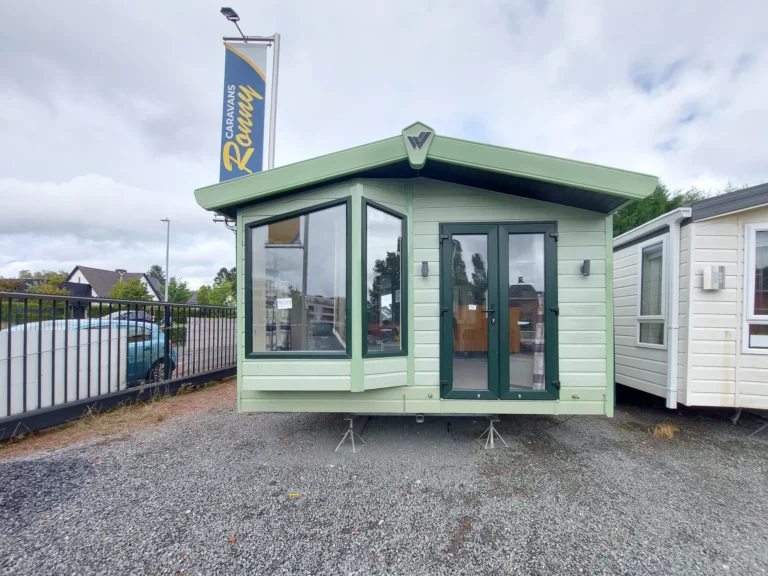 tweedehandse-stacaravan-te-koop-Willerby-Meridian-lodge-42x13-buitenkant