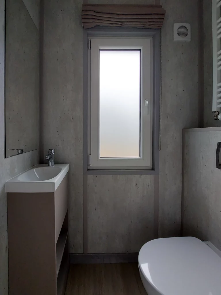 Lark-Joli-tweedehands-unit-te-koop-badkamer