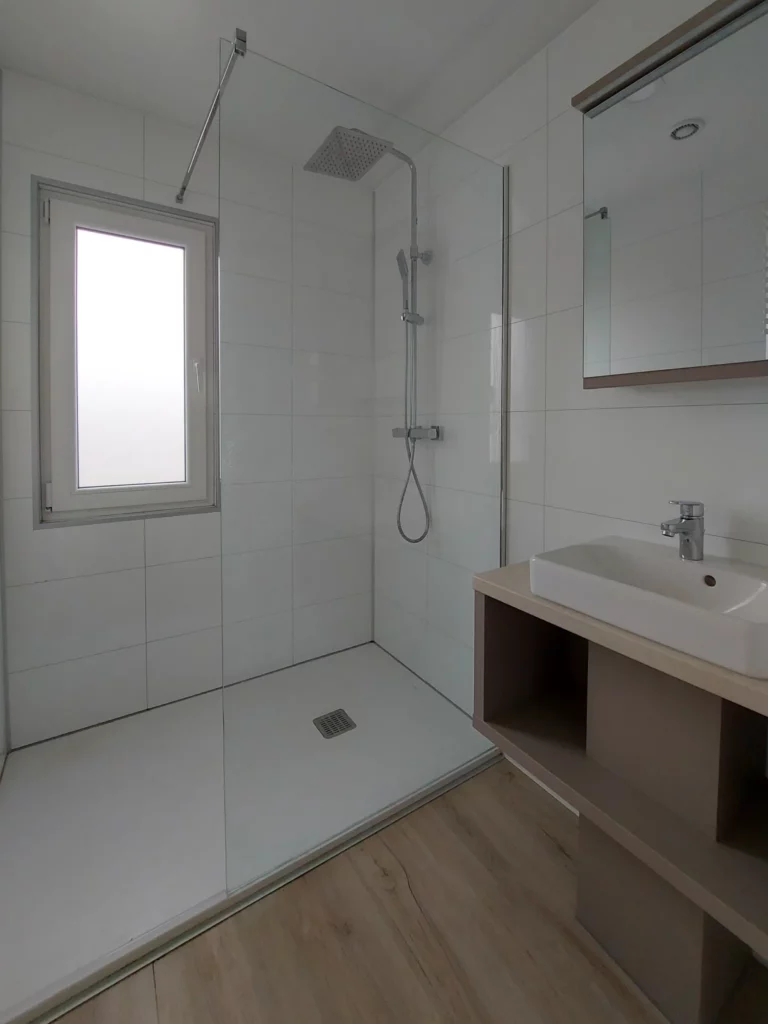 Lark-Joli-tweedehands-unit-te-koop-badkamer