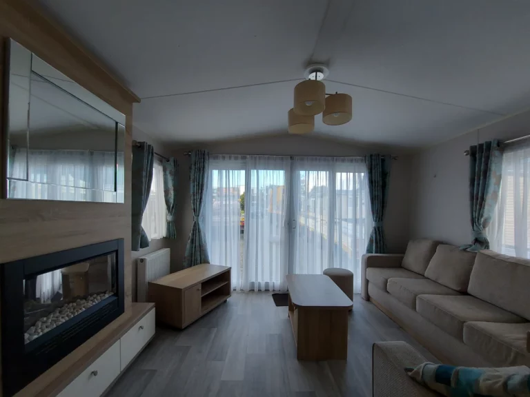 Tweedehandse-stacaravan-Willerby-Avonmore-te-koop-woonkamer
